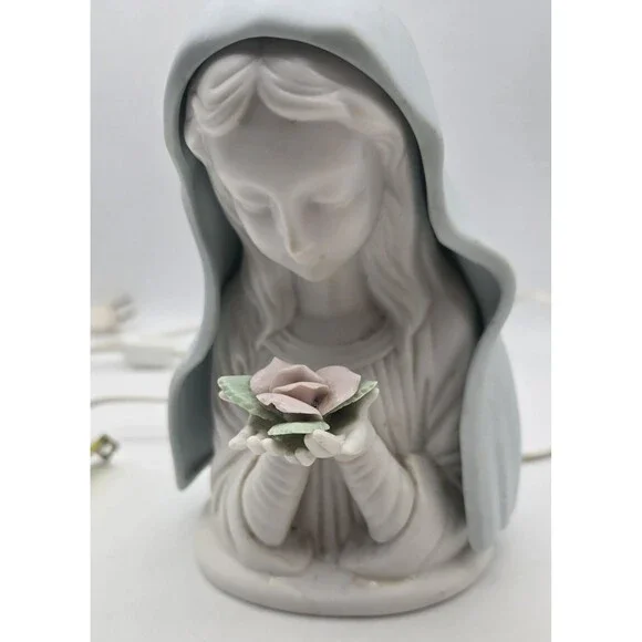 Vintage Madonna Mary Holding Flower Porcelain Lighted Nightlight  - Works - Picture 12 of 12